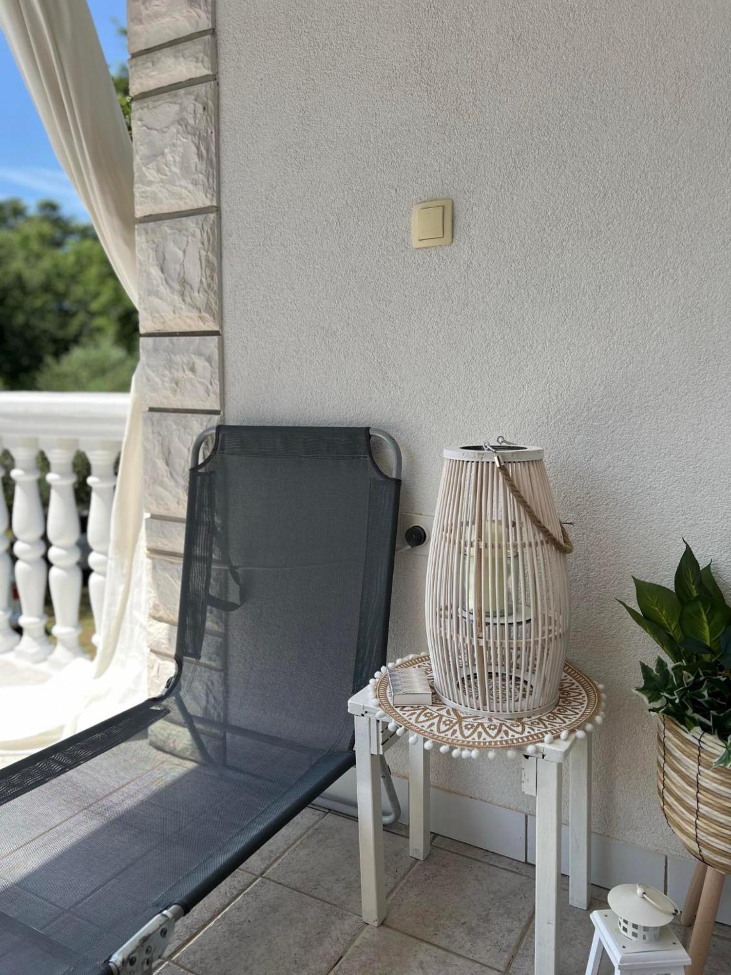 Apartment Angelina 70M From The Beach, Free Parking Novigrad Istria Extérieur photo